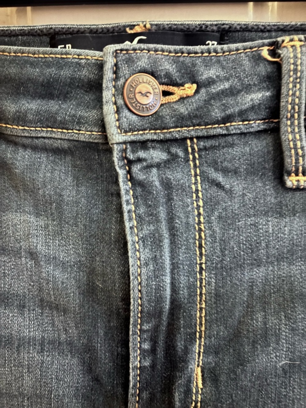 Hollister Women's Skinny Jeans in Blue Wash - Picture 3 of 7